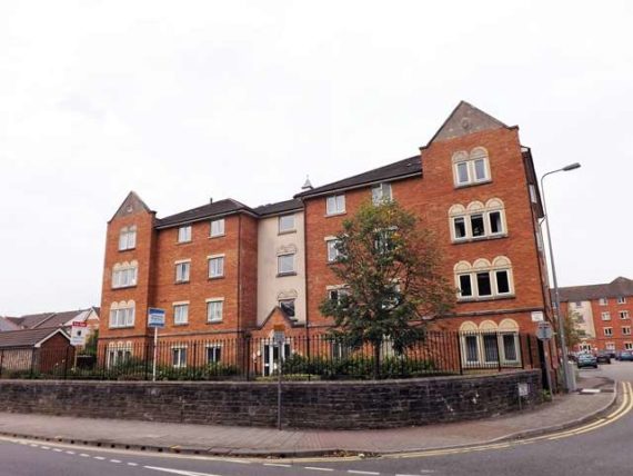 2 Bedroom Ground Fla...